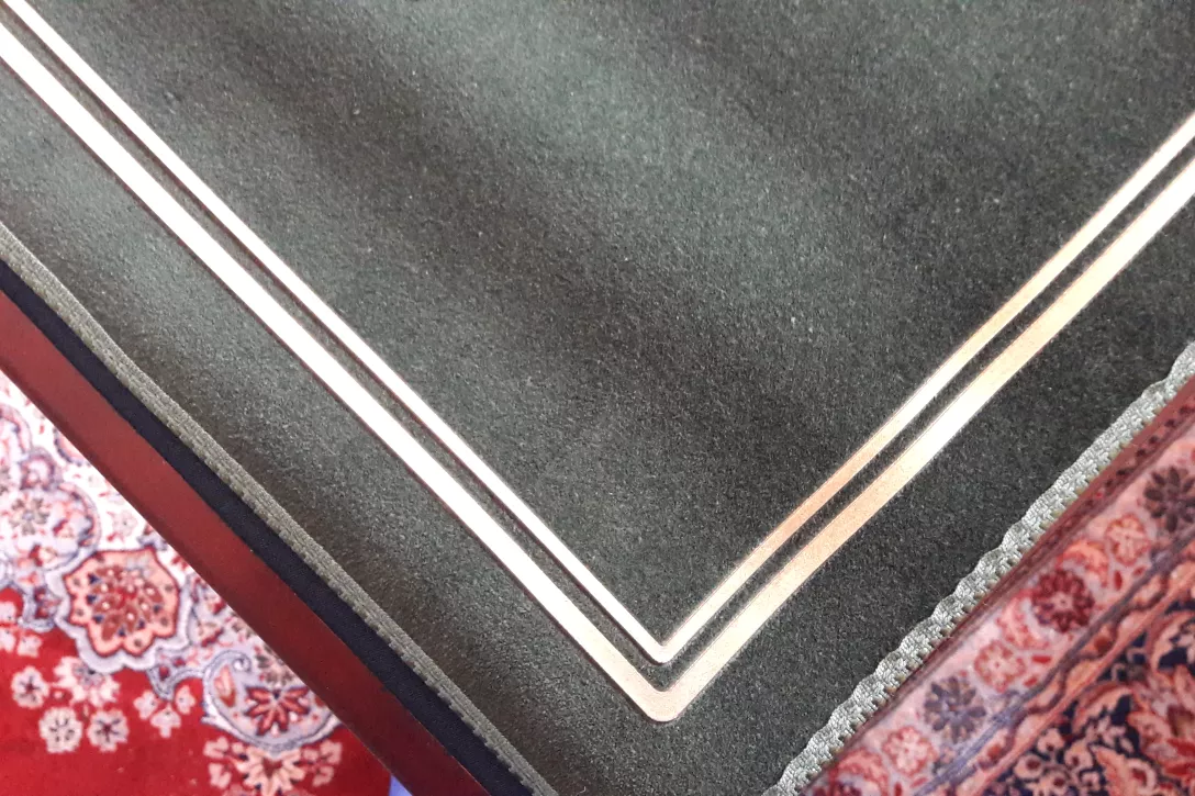 Tapis de velours vert ligne moderne/or