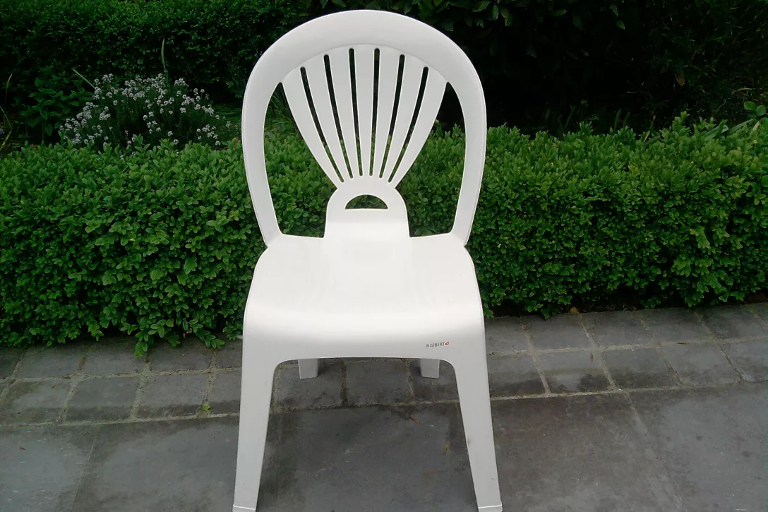 Chaises en plastique "Allibert"